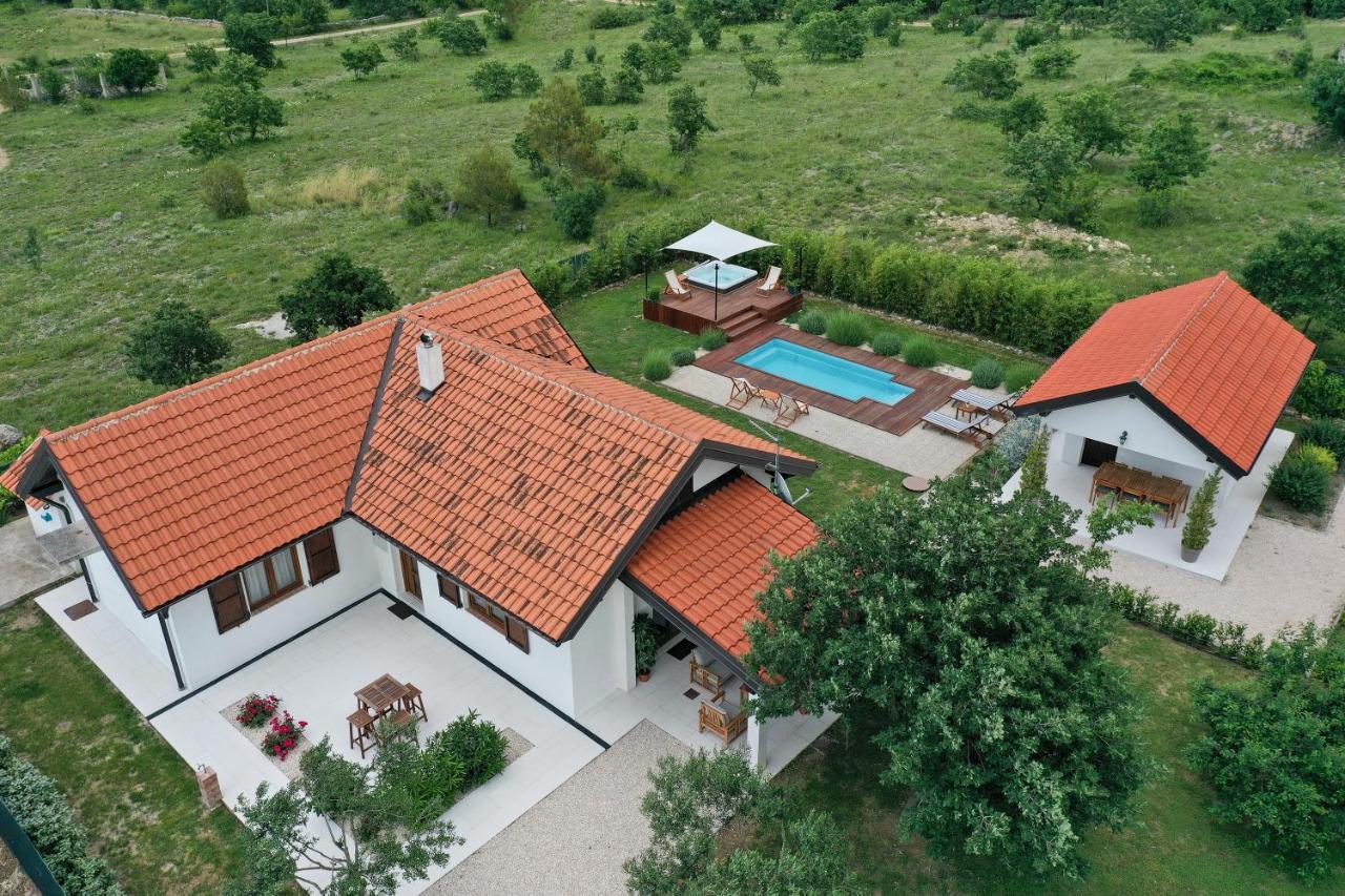 Villa Ena With Pool & Jacuzzi Donji Kasic Екстер'єр фото