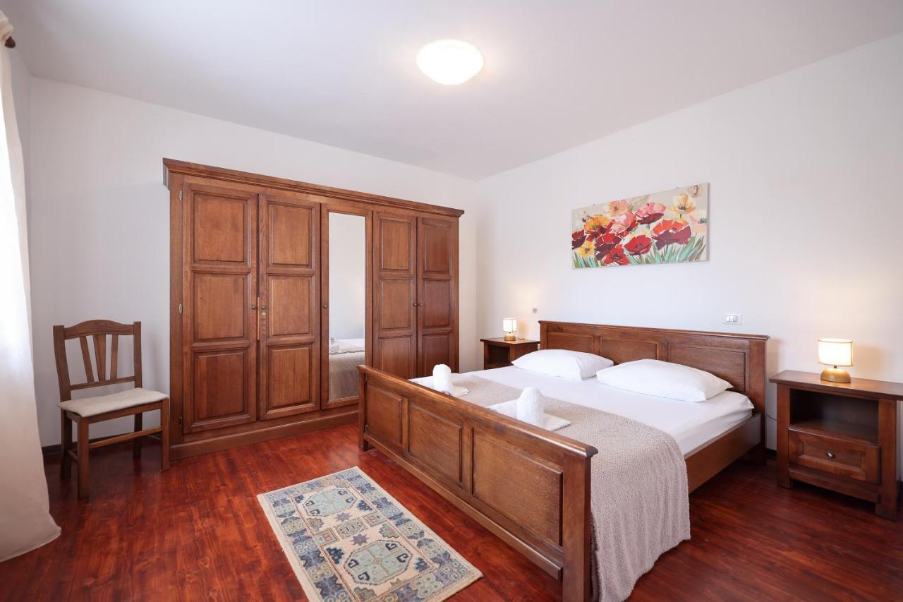 Villa Ena With Pool & Jacuzzi Donji Kasic Екстер'єр фото