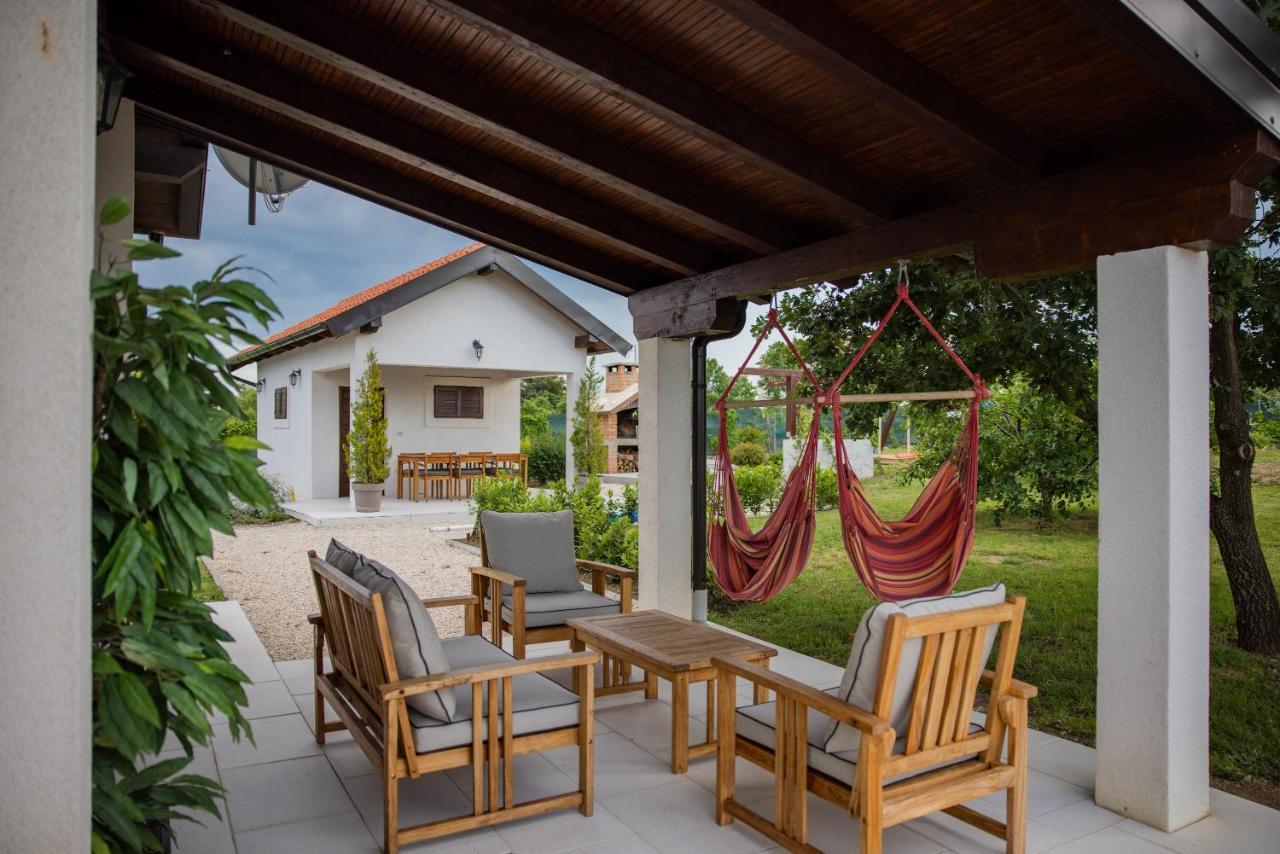 Villa Ena With Pool & Jacuzzi Donji Kasic Екстер'єр фото