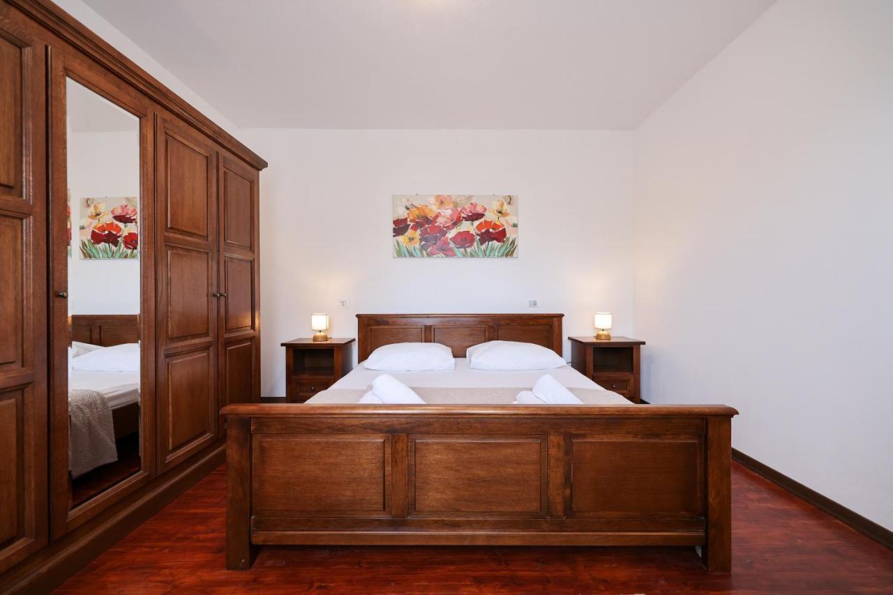 Villa Ena With Pool & Jacuzzi Donji Kasic Екстер'єр фото